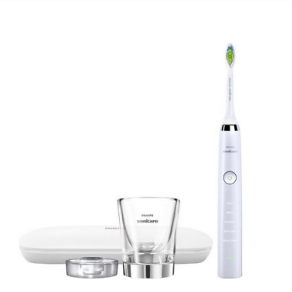 NEW Philips Sonicare DiamondClean Toothbrush
